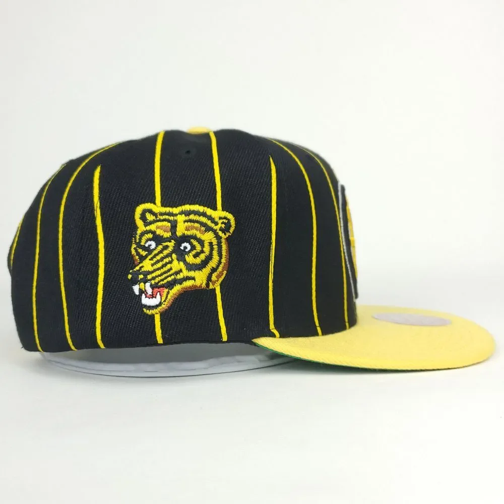 Boston Bruins Mitchell & Ness NHL Snapback Hat Cap 3D Logo Black Yellow‎ NWT